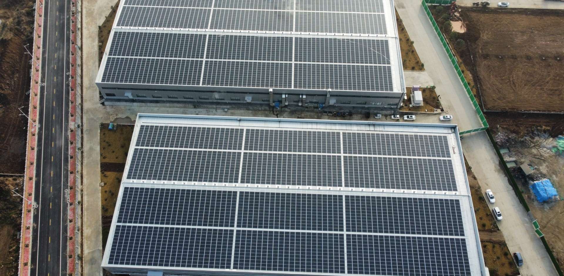 1920-2021年3月，河南唐河縣 中部食品城BIPV光伏項目，裝機量1.8MW，年發(fā)電200萬度，滿足45%用電需求.jpg